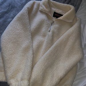 Cream pullover sweater 🪐